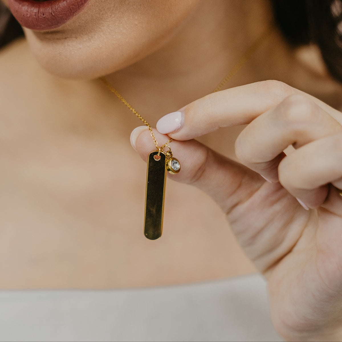 BELLA PERSONALISED GOLD BAR NECKLACE WITH OPTIONAL BIRTHSTONE (READY IN 3 DAYS)