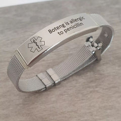 Personalized medical alert bracelet