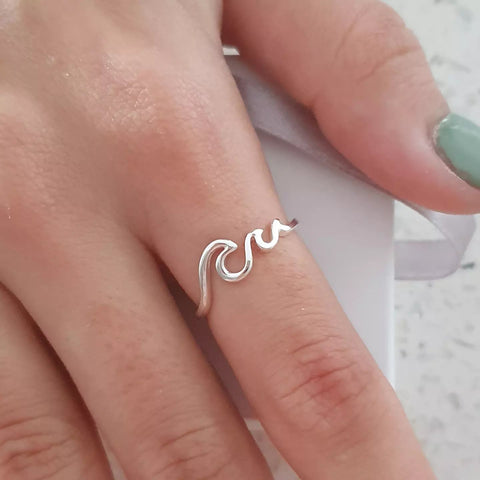 Lizzy 925 Sterling Silver Wave Ring