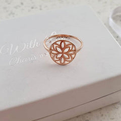Rose gold ring, patterned